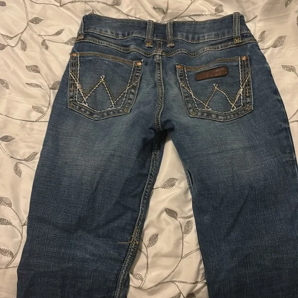 Wrangler retro women's May mid-rise bootcut jeans - Picture 5 of 6
